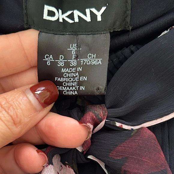 DKNY multi floral Accordion Pleated Neck Tie Sleeveless Shift Dress Sz 6 - Picture 2 of 12